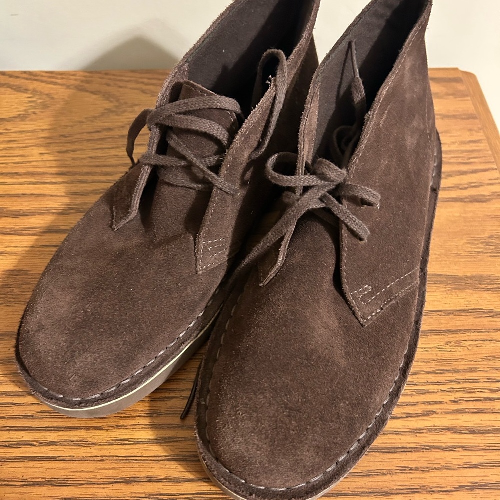 Brand New Woman’s Clark’s Desert Brown Ankle Boots with Suede Finish Size 8.5
